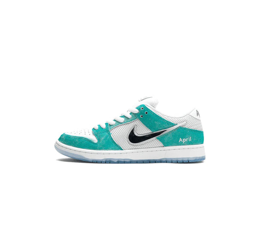 Dunk sb april